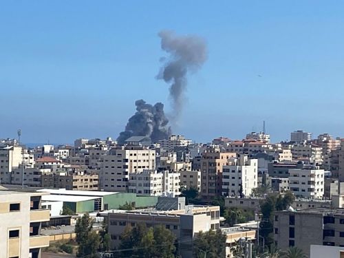 139 martyrs depuis le début de l'agression - Les avions de l'occupation continuent de bombarder des maisons des civils dans la bande de Gaza